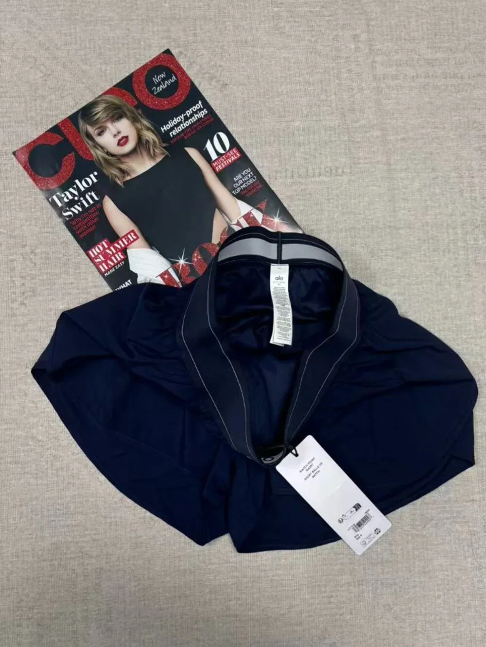 ☀️ Alo Summer Must-Have Sports Shorts Navy Blue Comfortable and Versatile